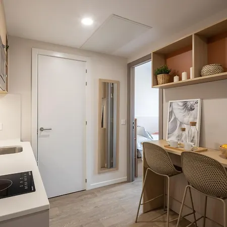 Amro Pamplona Residencia De Estudiantes Apartment Exterior photo